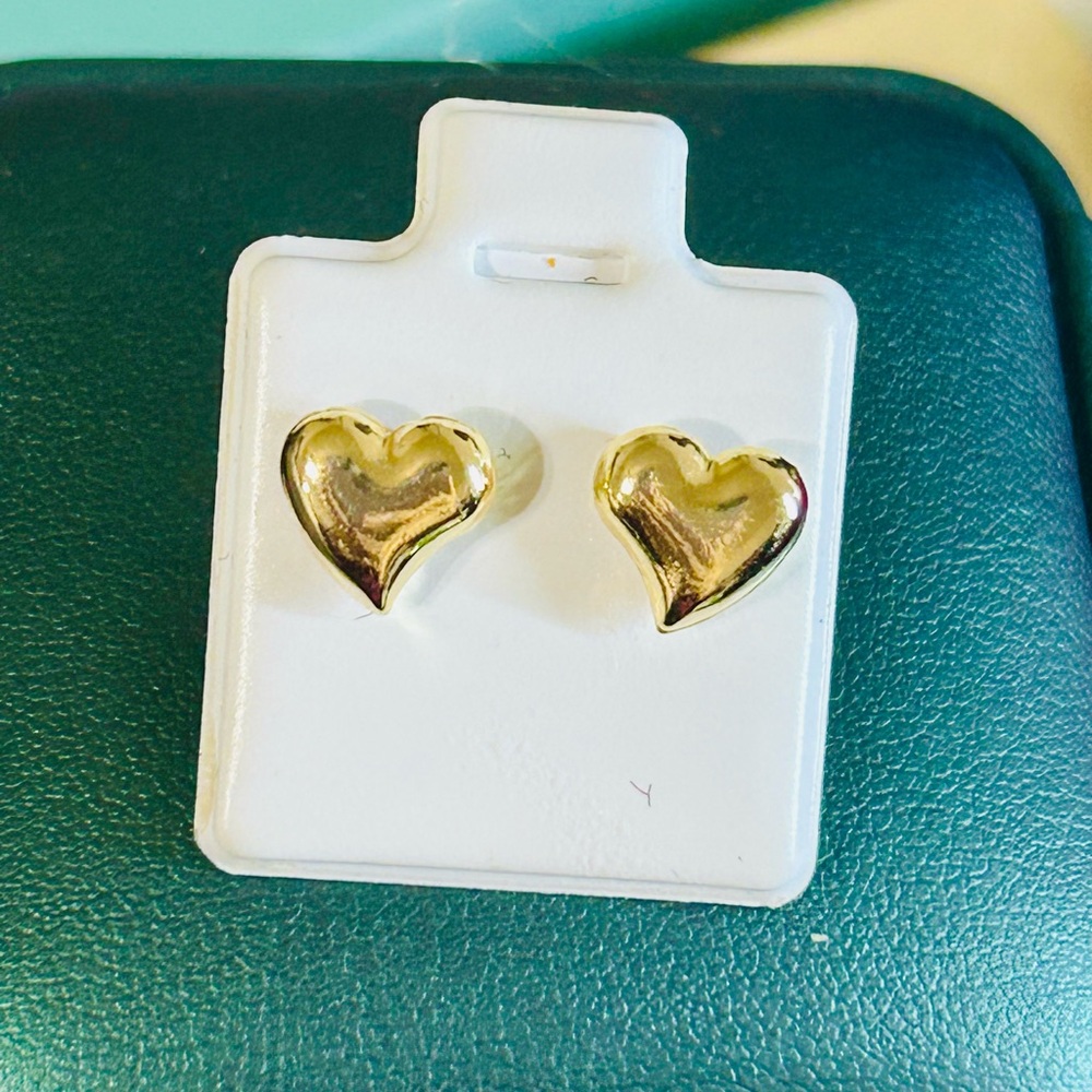 18k Gold Heart Stud Earrings 8mm